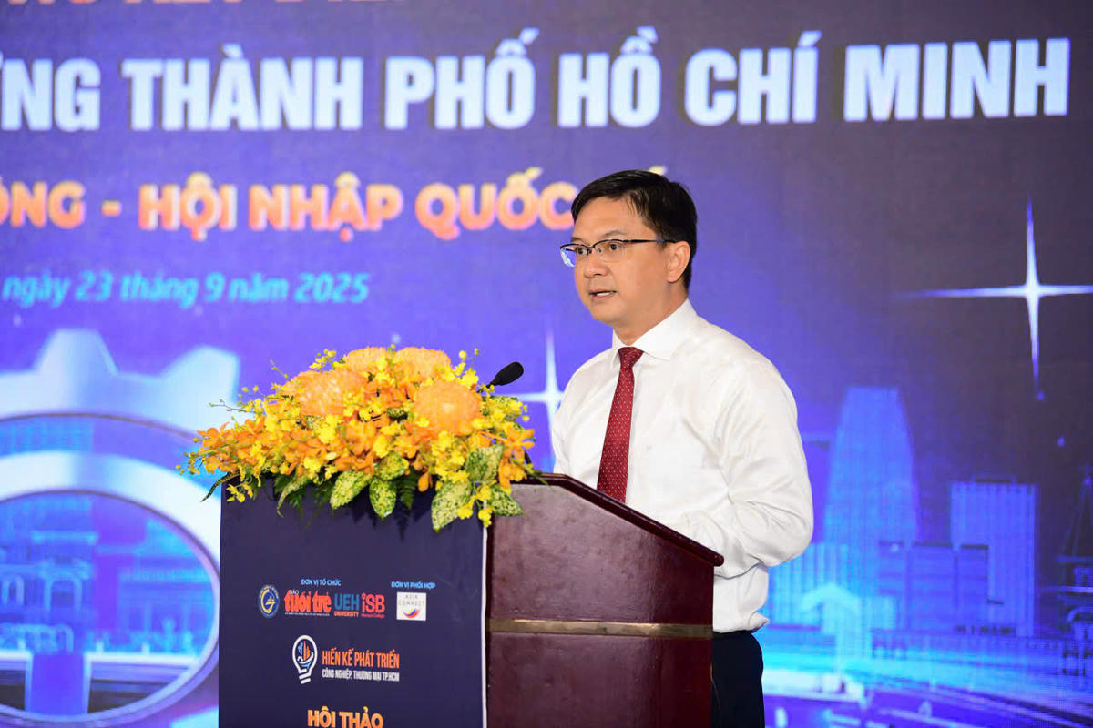 Ông Nguyễn Mạnh Cường - Phó Chủ tịch UBND TP Hồ Chí Minh đánh giá cao những góp ý của chuyên gia, doanh nghiệp để thành phố phát triển trong thời gian tới. Ảnh: Q.Đ.