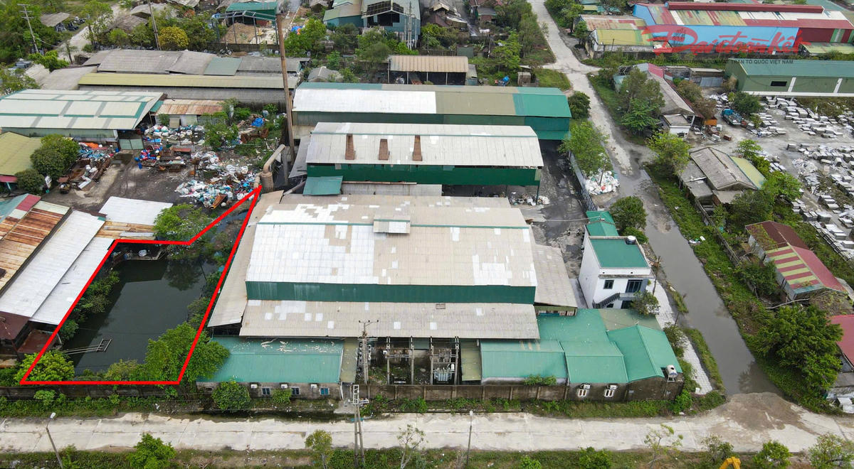 Khu vực chứa nước thải của Công ty TNHH Aluminium Thuận Phát. Ảnh: Cẩm Kỳ.