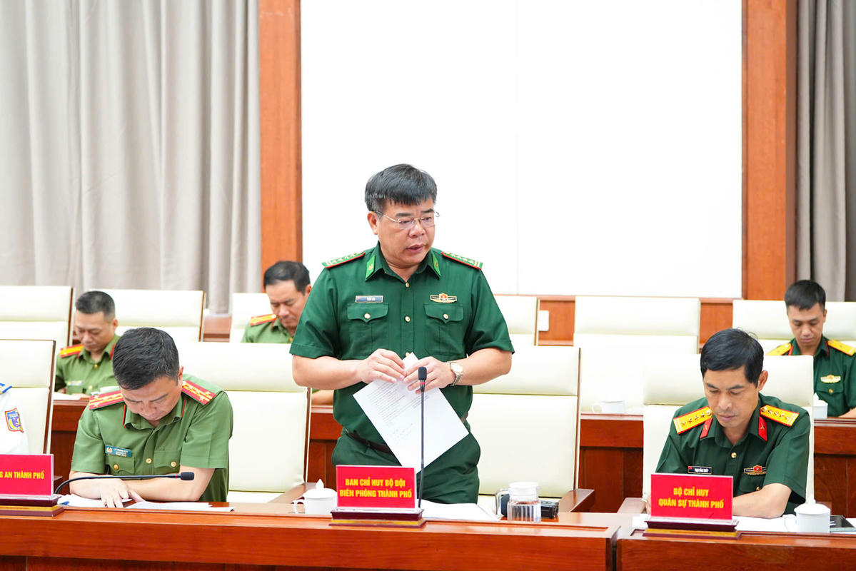 Đại diện Ban Chỉ huy Bộ đội biên phòng TP Hải Phòng phát biểu tại cuộc họp. Ảnh: CTV.