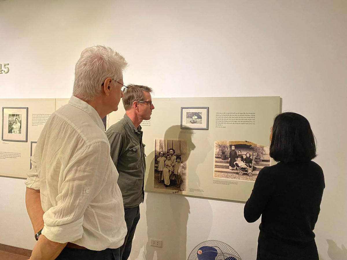   Du khách đến tham quan Bảo tàng Nguyễn Văn Huyên. Ảnh: Thương Nguyễn.  