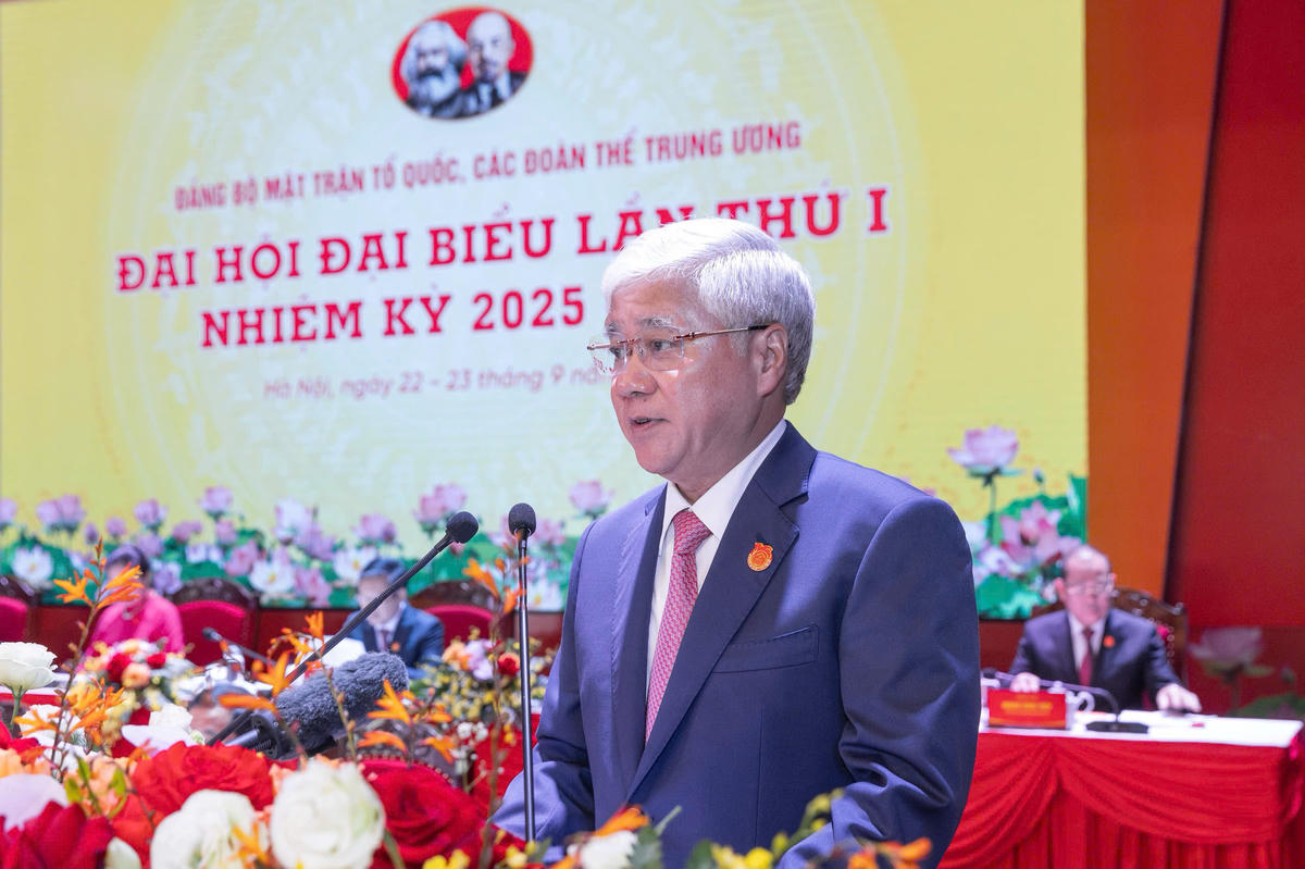 Đồng chí Đỗ Văn Chiến, Ủy viên Bộ Chính trị, Bí thư Trung ương Đảng, Bí thư Đảng ủy MTTQ, các đoàn thể Trung ương, Chủ tịch UBTƯ MTTQ Việt Nam phát biểu tại Đại hội. Ảnh: Quang Vinh.
