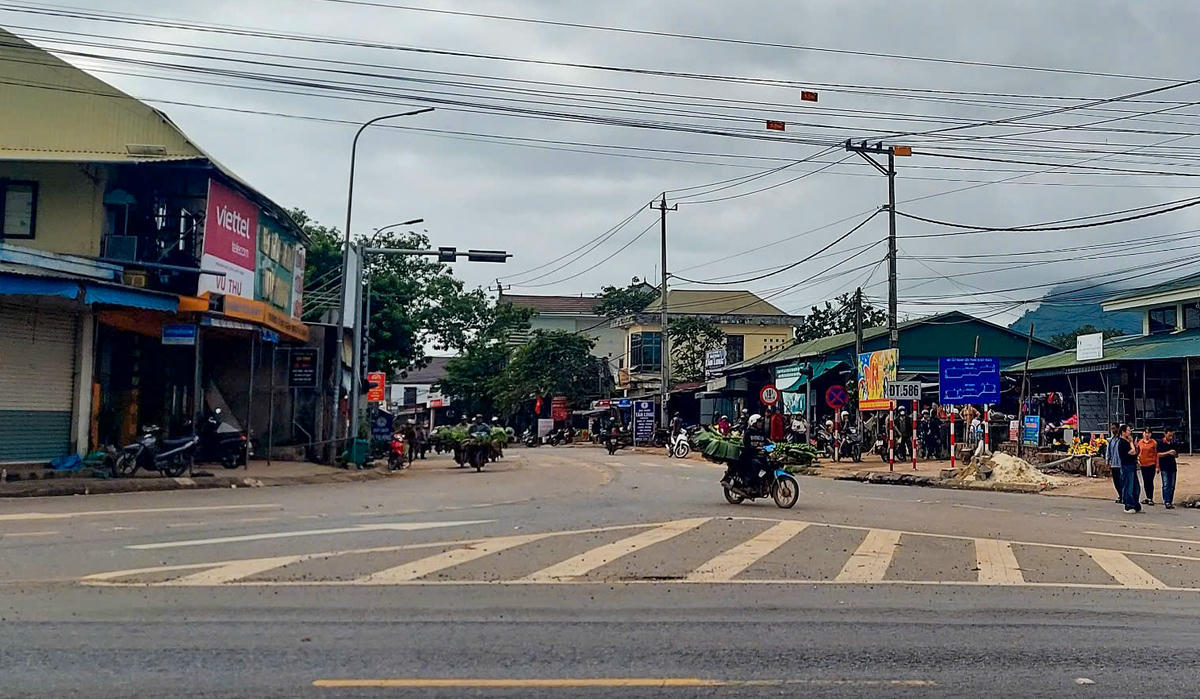 Ngã ba Tân Long (nút giao giữa QL 9 và ĐT 586) đã thông thoáng. Ảnh: ĐN.