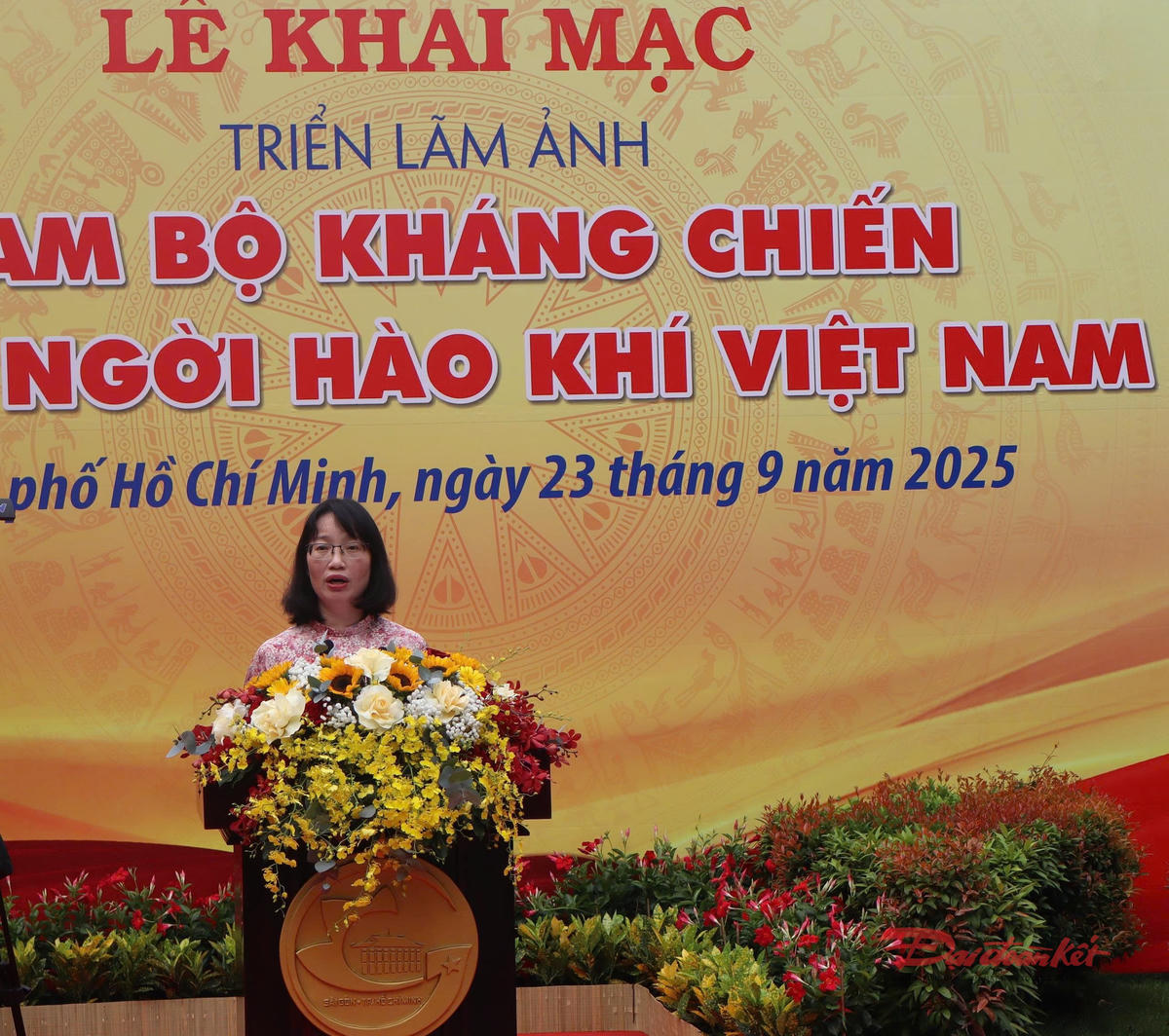 Bà Trần Thị Diệu Thúy - Phó Chủ tịch UBND TP Hồ Chí Minh phát biểu khai mạc triển lãm. Ảnh: Hồng Phúc.