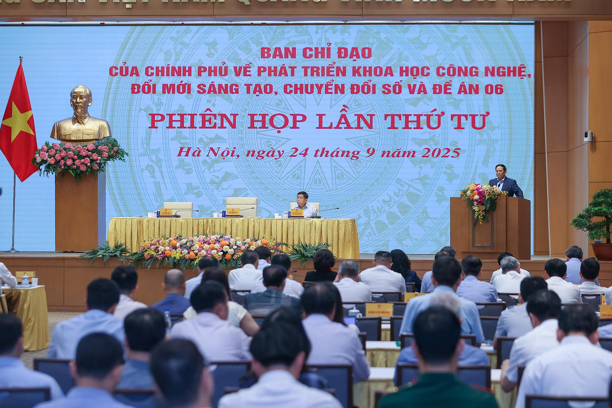 Phiên họp được kết nối trực tuyến từ trụ sở Chính phủ tới 34 tỉnh, thành phố trực thuộc Trung ương. Ảnh: VGP/Nhật Bắc.