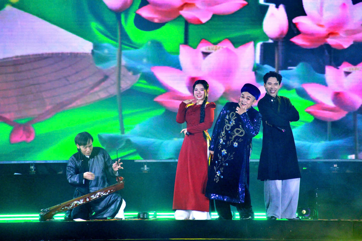 Văn học, nghệ thuật cần phải gắn với nhiệm vụ xây dựng hệ giá trị văn hóa Việt Nam thời kỳ mới, vừa bảo tồn truyền thống vừa cập nhật xu hướng hiện đại. 	Ảnh: P. Sỹ