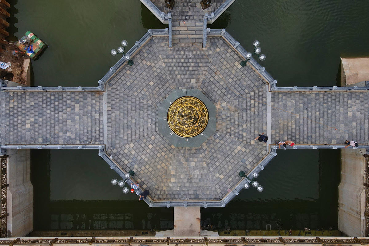 Nằm ở khu vực hạ lưu, theo thiết kế, đập dâng sẽ hoạt động như một "van điều tiết", giúp giữ nước và điều chỉnh mực nước sông. Đặc biệt, vào mùa đông xuân, khi lưu lượng giảm, đập dâng sẽ đảm bảo sông không bị cạn kiệt. Nhờ đó, có thể giúp cải thiện chất lượng nước trên sông Tô Lịch, giảm thiểu ô nhiễm.