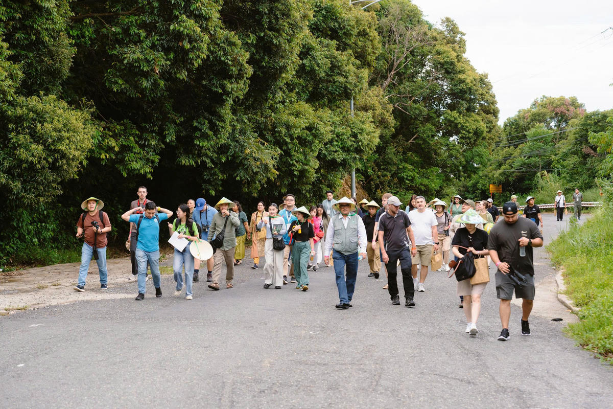 Chuyến khám phá bán đảo nằm trong chương trình 
Hội nghị khu vực châu Âu, châu Á và Thái Bình Dương về đa dạng sinh học. Ảnh: Phan Minh Hải.
