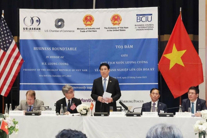 Chủ tịch nước Lương Cường phát biểu tại Tọa đàm với doanh nghiệp lớn của Hoa Kỳ. (Ảnh: Lâm Khánh/TTXVN).