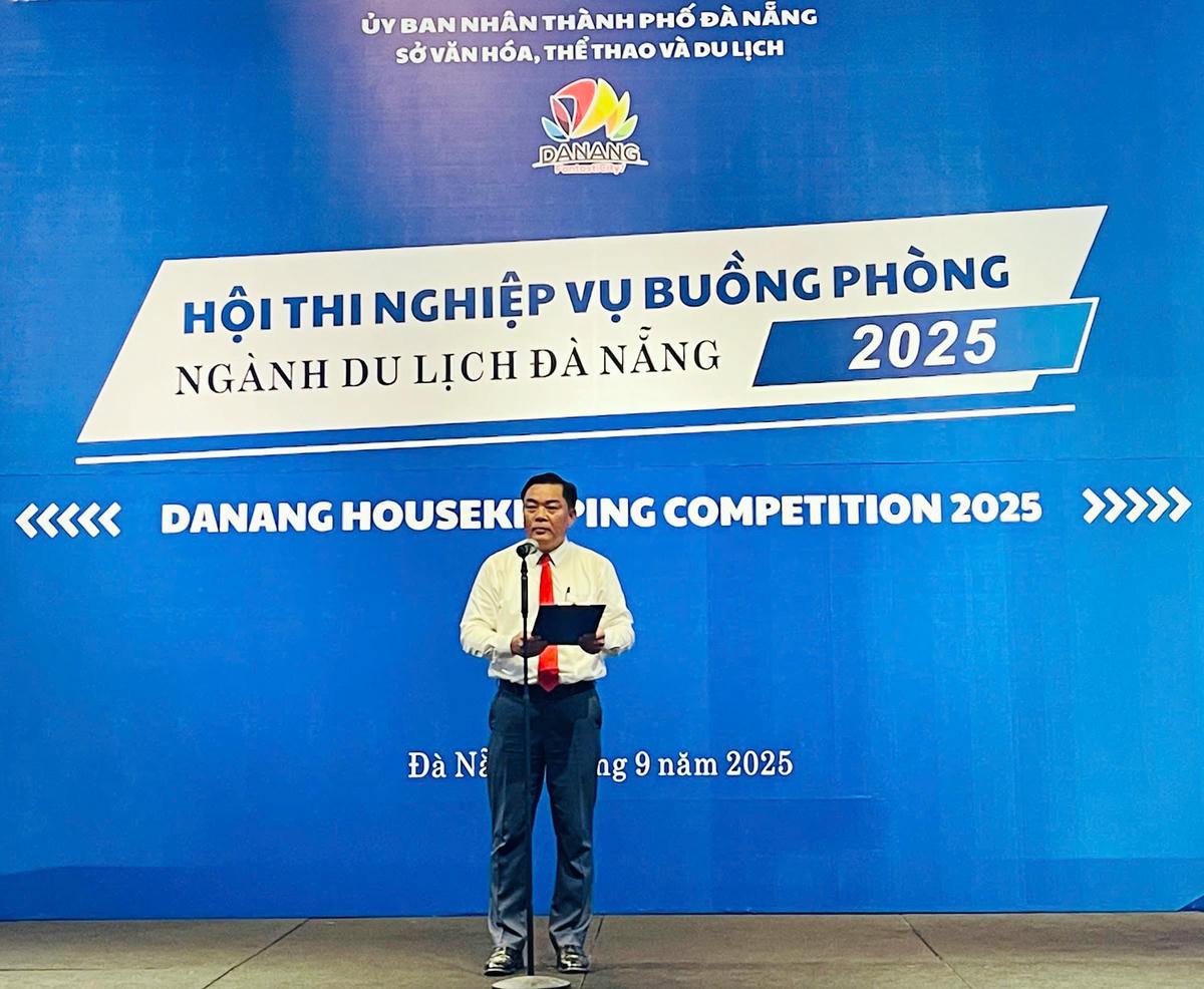 Ông Tào Viết Hải, Phó Giám đốc Sở Văn hóa, Thể thao và Du lịch cho biết với tài năng, kinh nghiệm, sự sáng tạo và tinh thần nhiệt huyết, đam mê, yêu nghề, các thí sinh đã mang đến những phần thi ấn tượng và đầy cảm xúc. Ảnh: Nguyễn Tú.