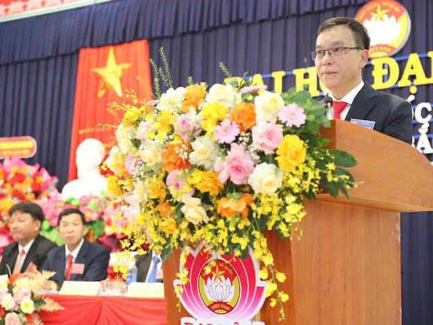   Ông Nguyễn Mạnh Hùng, Bí thư Đảng ủy phường Điện Bàn Bắc phát biểu chỉ đạo Đại hội. Ảnh: Chí Đại.  