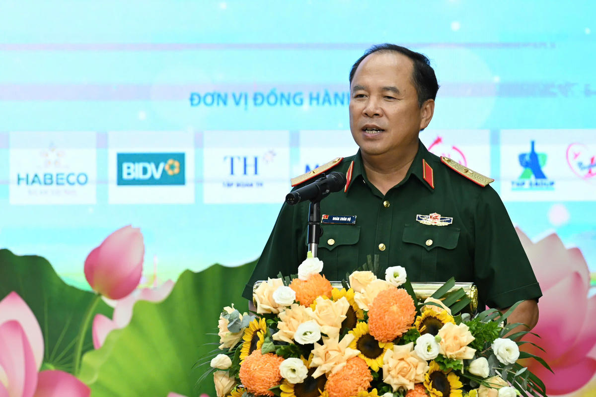 Thiếu tướng Đoàn Xuân Bộ - Tổng Biên tập Báo Quân đội nhân dân, Trưởng Ban tổ chức cuộc thi phát động Cuộc thi viết “Những tấm gương bình dị mà cao quý” lần thứ 17. Ảnh: Việt Trung