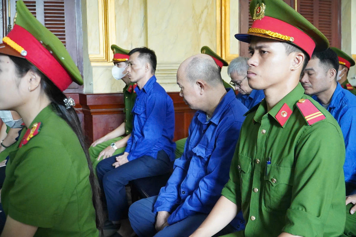   Vụ án có tổng cộng 16 bị cáo có liên quan. Ảnh: A.T.  