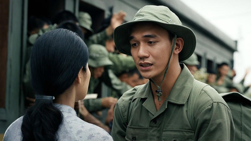 Cảnh trong phim “Mưa đỏ”.