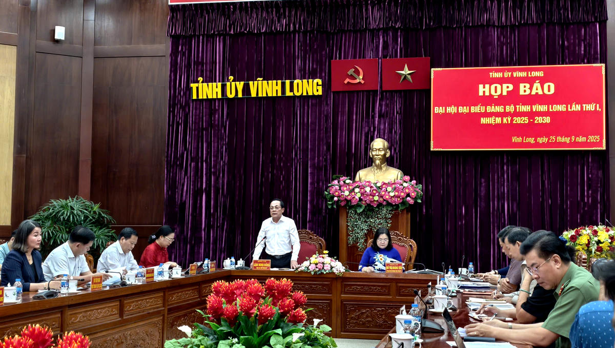 Quang cảnh buổi họp báo thông tin về Đại hội Đảng bộ tỉnh Vĩnh Long lần thứ I, nhiệm kỳ 2025 – 2030. Ảnh Trung Kiên. 