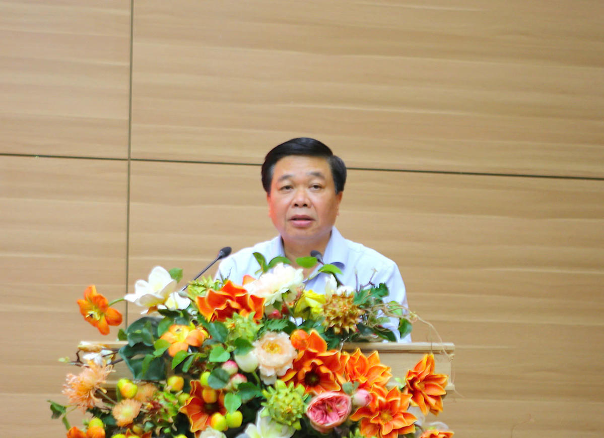 Phó Chủ tịch Thường trực UBND tỉnh Hưng Yên Nguyễn Quang Hưng thông tin tại cuộc họp báo. Ảnh: Duy Hưng.