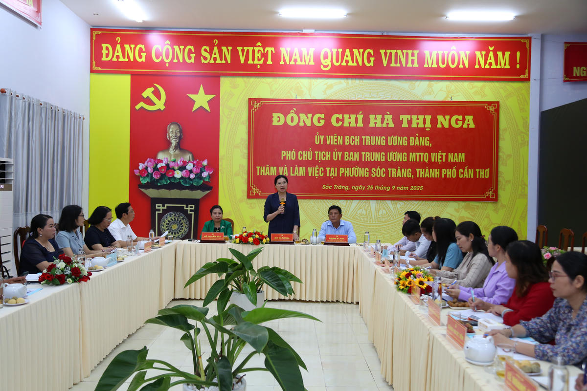 Phó Chủ tịch Hà Thị Nga thăm và làm việc tại phường Sóc Trăng, TP Cần Thơ. (ảnh: Thanh Tiến)