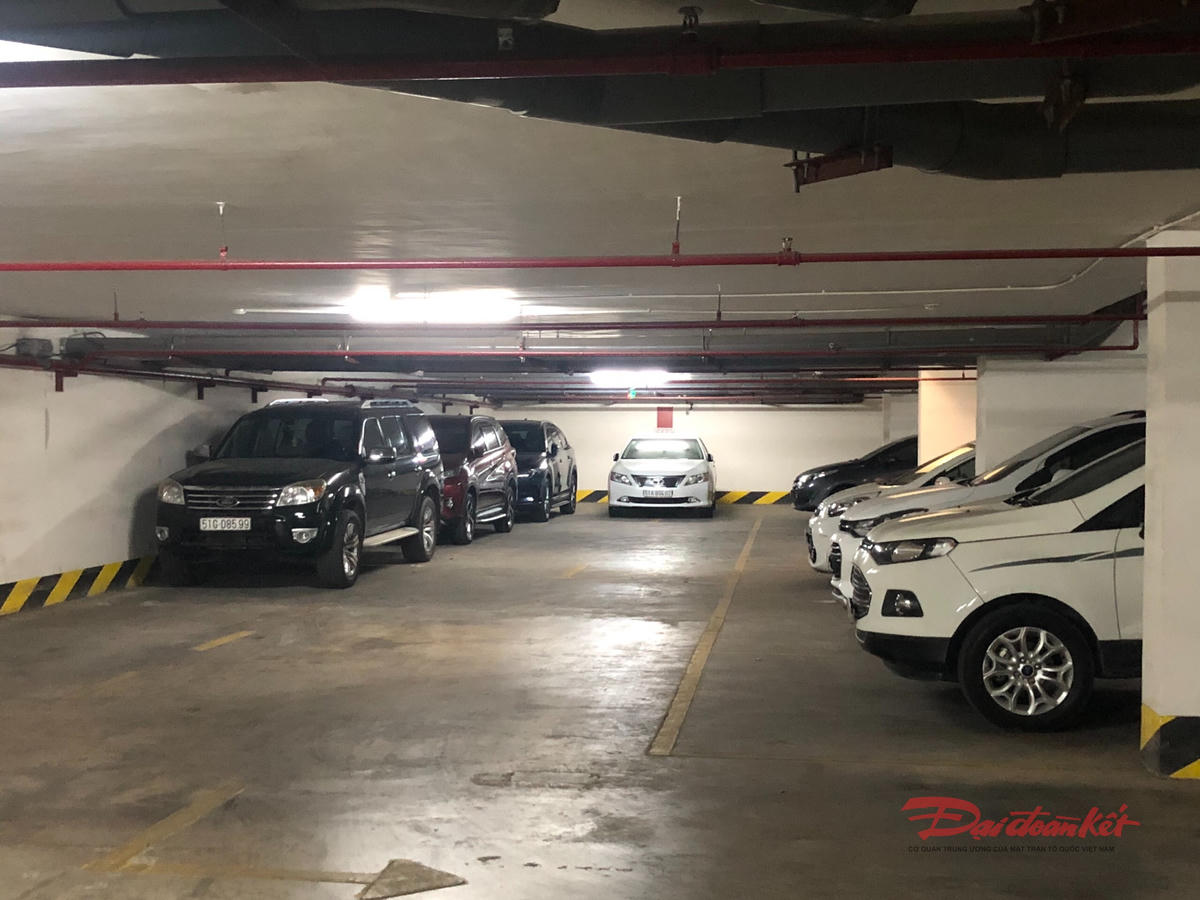 Tranh chấp về hầm gửi xe chung cư diễn ra khá phổ biến ở TP Hồ Chí Minh (hầm gửi xe chung cư Thủ Thiêm Star, phường Bình Trưng). Ảnh: Hồng Phúc.