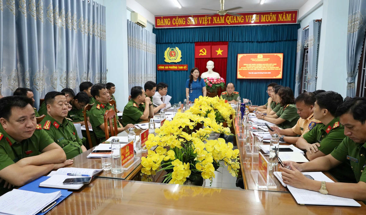 Quang cảnh buổi làm việc. Ảnh: Chí Đại.