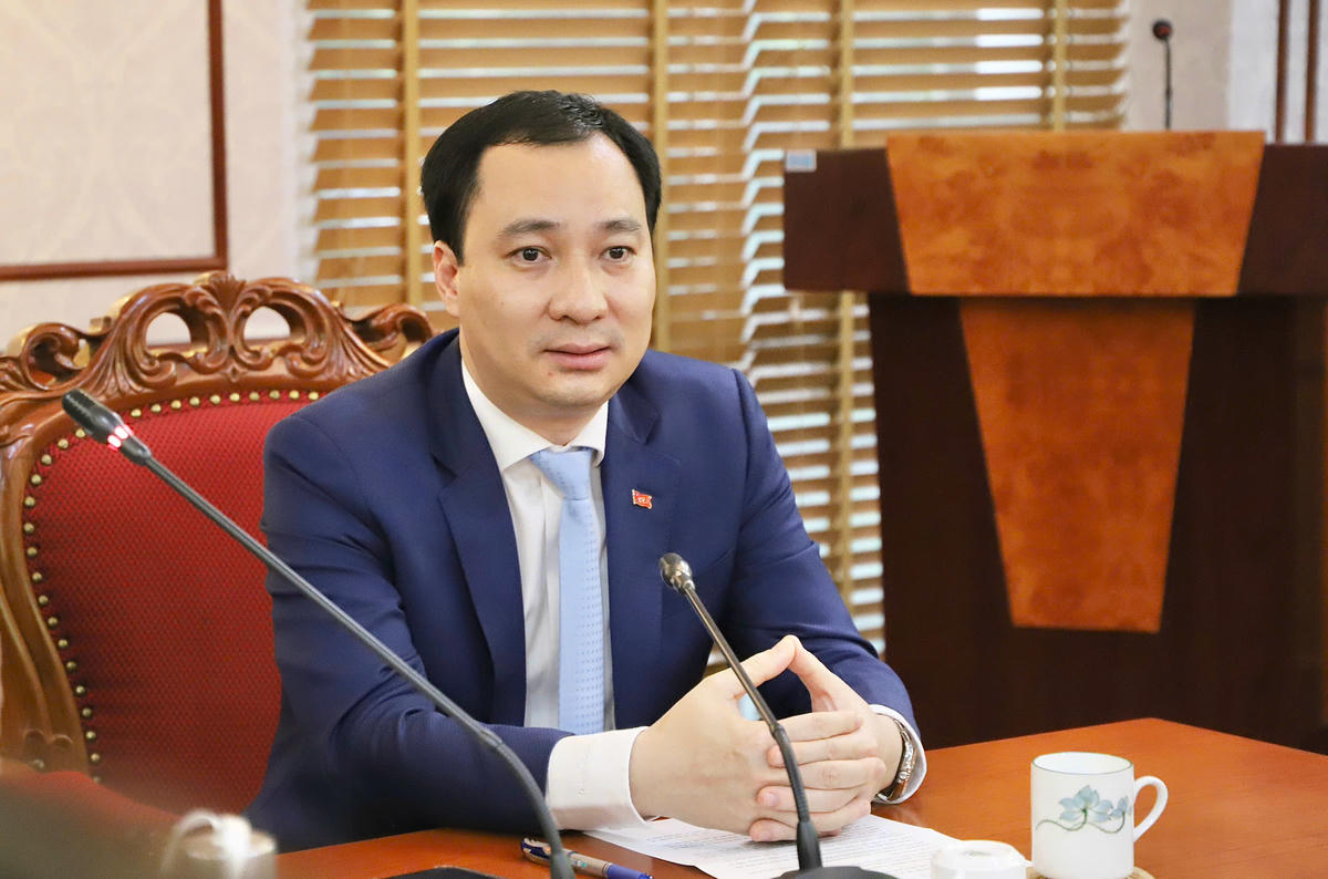 Ông Vũ Văn Tiến, Uỷ viên Đoàn Chủ tịch, Trưởng ban Tuyên giáo Cơ quan UBTƯ MTTQ Việt Nam phát biểu tại buổi sinh hoạt.