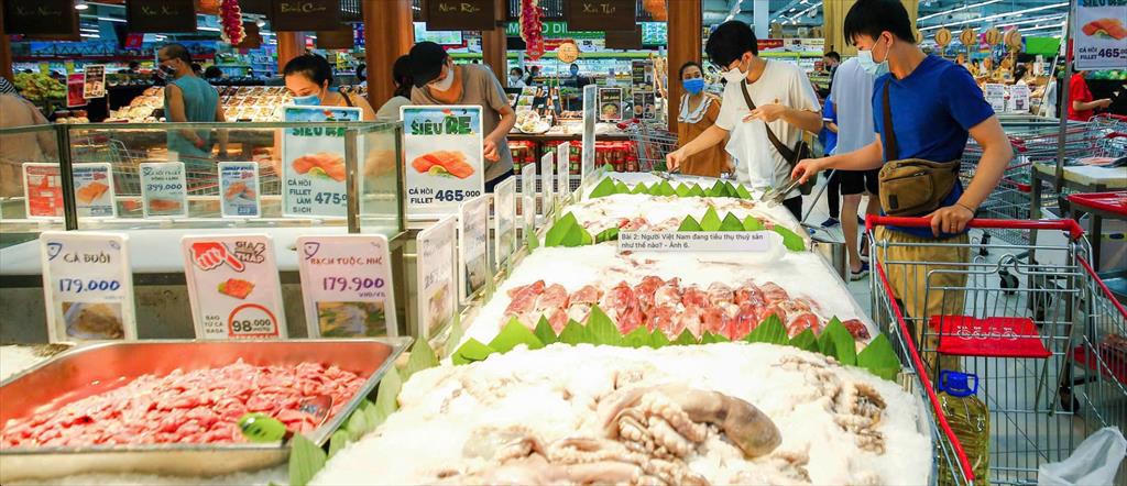 Khai thác “mỏ vàng” thị trường nội địa là hướng đi đúng đắn đối với doanh nghiệp thủy sản. Ảnh: Chu Khôi.