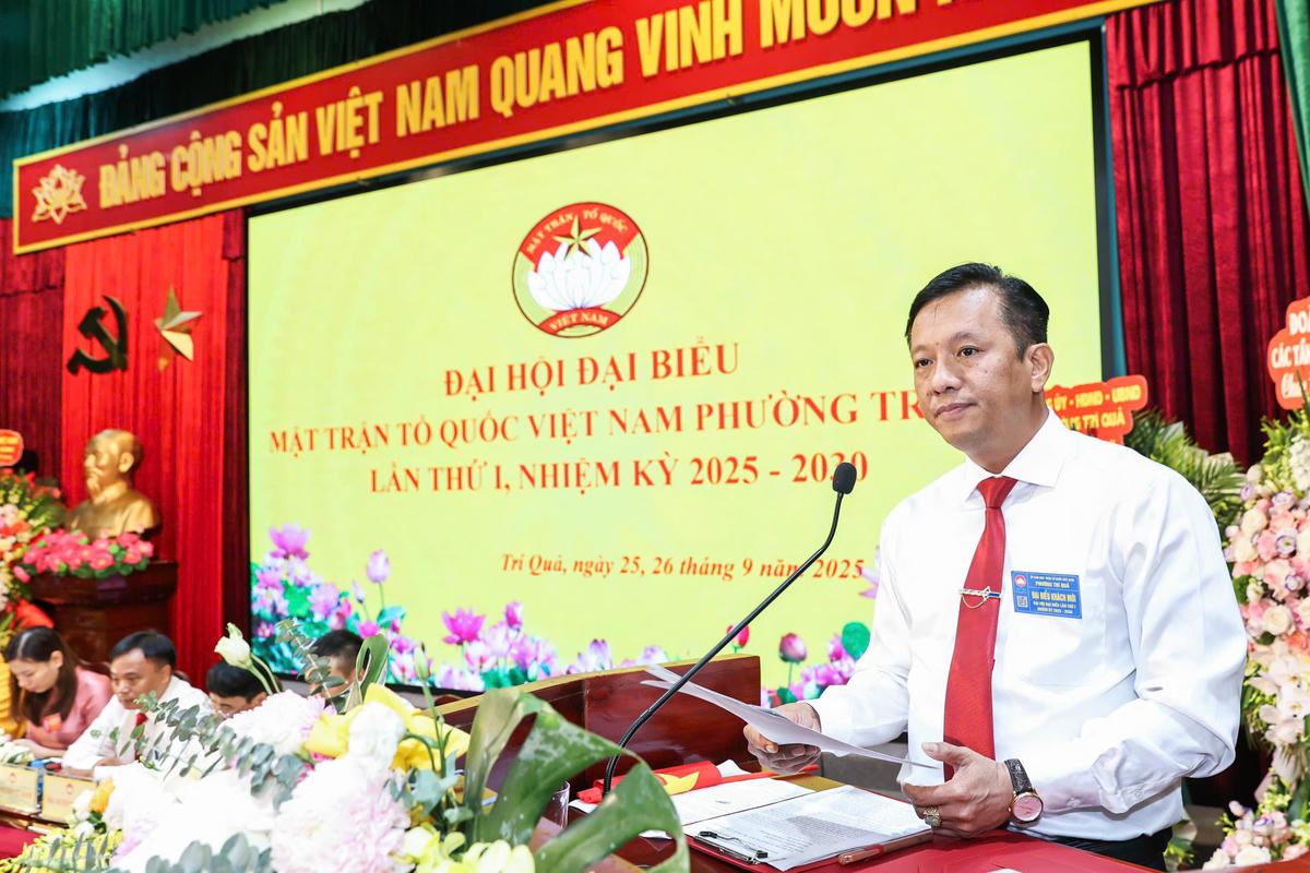 Ông Văn Quốc Cường - Bí thư Đảng ủy, Chủ tịch HĐND phường Trí Quả phát biểu tại Đại hội.