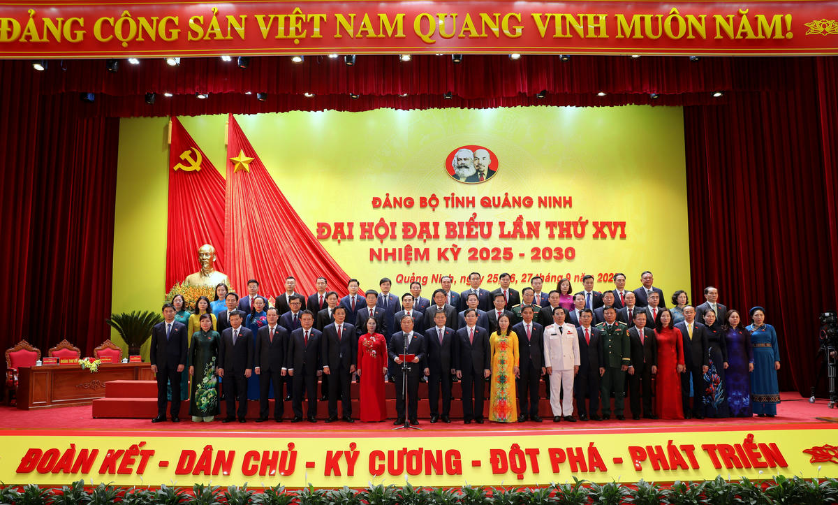 Đại hội đại biểu tỉnh Quảng Ninh ra mắt Ban Chấp hành Đảng bộ tỉnh Quảng Ninh khóa XVI, nhiệm kỳ 2025 - 2030. Ảnh: CTV.