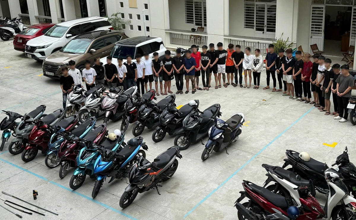 Lực lượng Công an TP Đà Nẵng bắt giữ
nhiều đối tượng gây rối trật tự. Ảnh: CV.