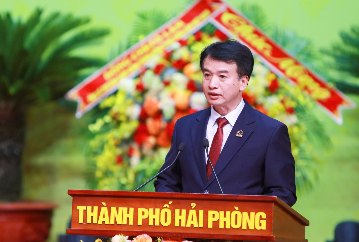 Phó Chủ tịch Thường trực Ủy ban MTTQ Việt Nam TP Hải Phòng Nguyễn Đức Tuấn trình bày tham luận tại Đại hội. Ảnh: ĐT. 