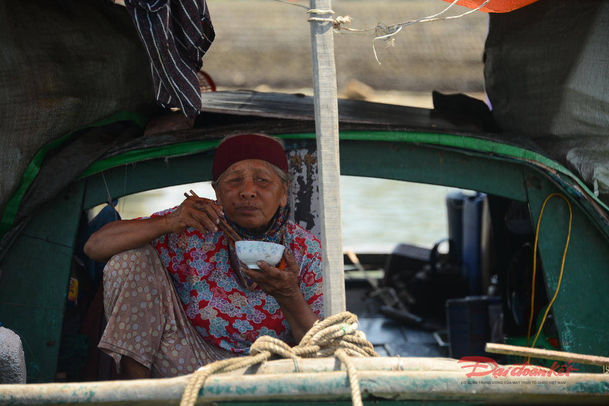 Sau siêu bão Yagi, mỗi cơn bão lớn đều là nỗi ám ảnh, lo sợ đối với ngư dân Quảng Ninh. Ảnh: Nguyễn Quý.