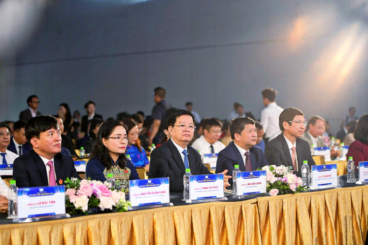 Các đại biểu tham dự Lễ trao giải. Ảnh: Phạm Sỹ.