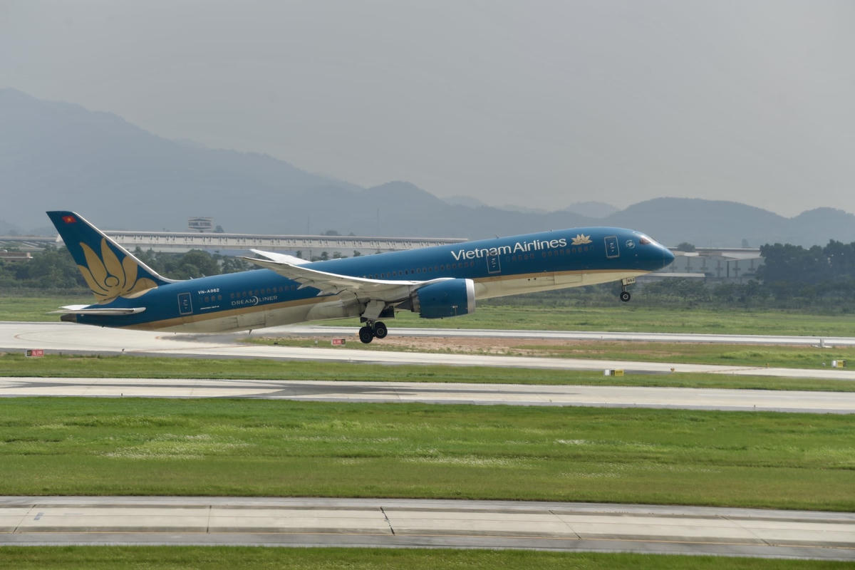 Nhiều chuyến bay bị ảnh hưởng do cơn bão Bualoi.