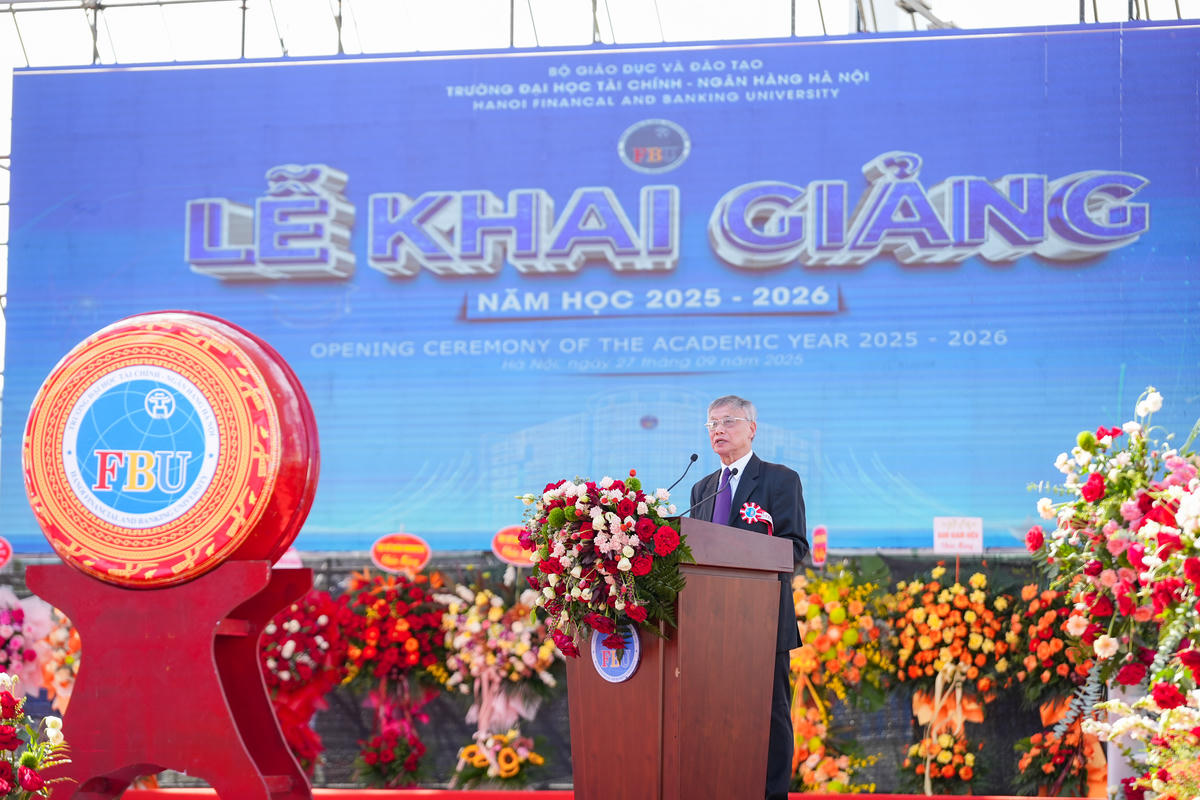 PGS.TS.NGƯT Phạm Ngọc Ánh,
Hiệu trưởng FBU phát biểu.