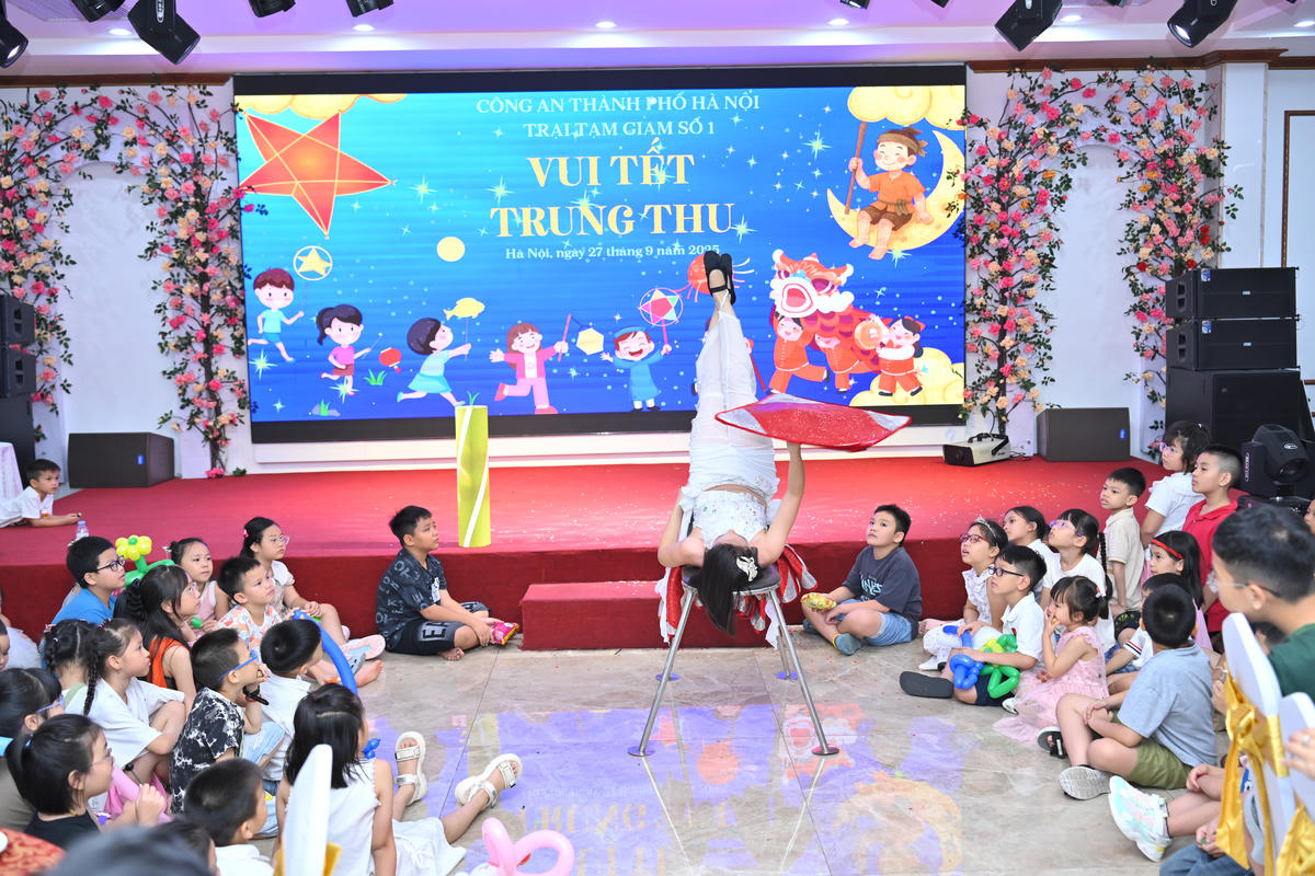 Trại tạm giam số 1 (Công an TP Hà Nội) tổ chức chương trình “Vui Tết Trung thu” cho con em cán bộ chiến sĩ