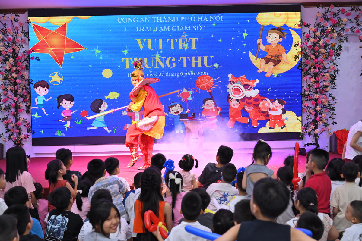 Trại tạm giam số 1 (Công an TP Hà Nội) tổ chức chương trình “Vui Tết Trung thu” cho con em cán bộ chiến sĩ