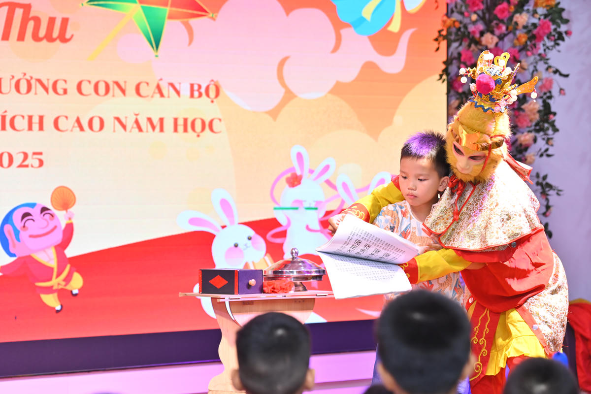 Trại tạm giam số 1 (Công an TP Hà Nội) tổ chức chương trình “Vui Tết Trung thu” cho con em cán bộ chiến sĩ