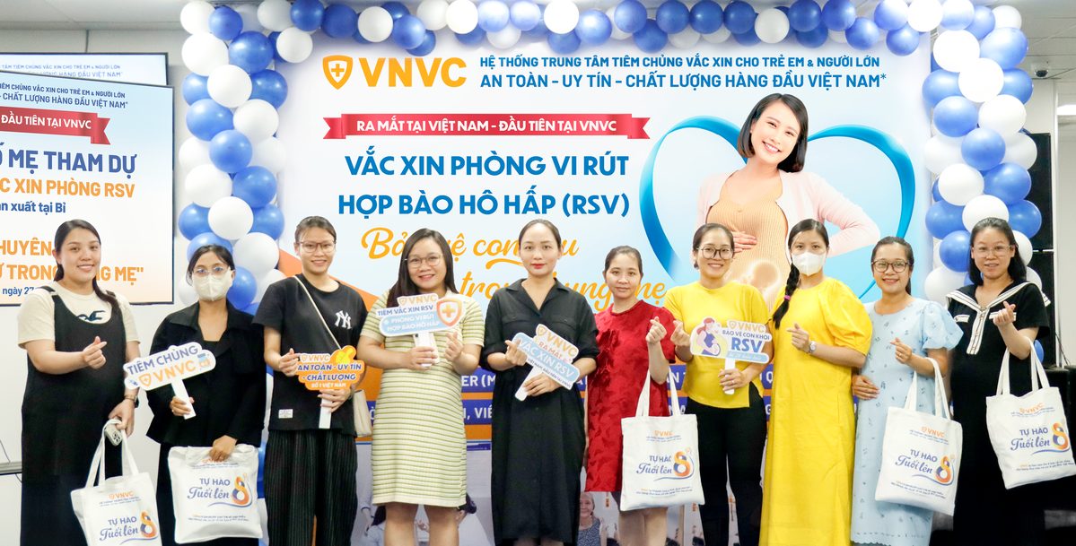 Nhiều mẹ bầu tham dự hội thảo chuyên đề về chăm sóc sức khỏe thai phụ và phòng ngừa RSV do VNVC tổ chức ngày 27/9. Ảnh: Mộc Thảo
