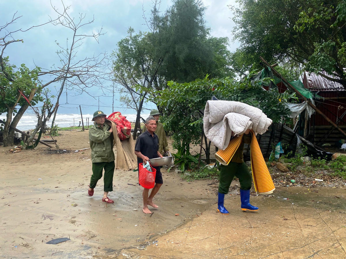 Cơn bão số 10 đã gây ra cho tỉnh Thanh Hóa nhiều thiệt hại. Ảnh: Nguyễn Chung.