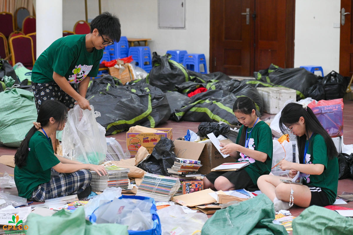 Thu gom, chọn lựa, tái chế, trao gửi yêu thương và bảo vệ môi trường. Ảnh: BTC