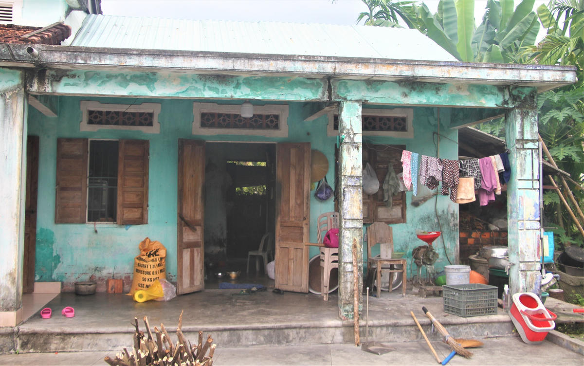 Căn nhà cấp 4 của vợ chồng anh Võ Văn Minh ở thôn Trung Đàn. Ảnh: Nguyễn
Tín.