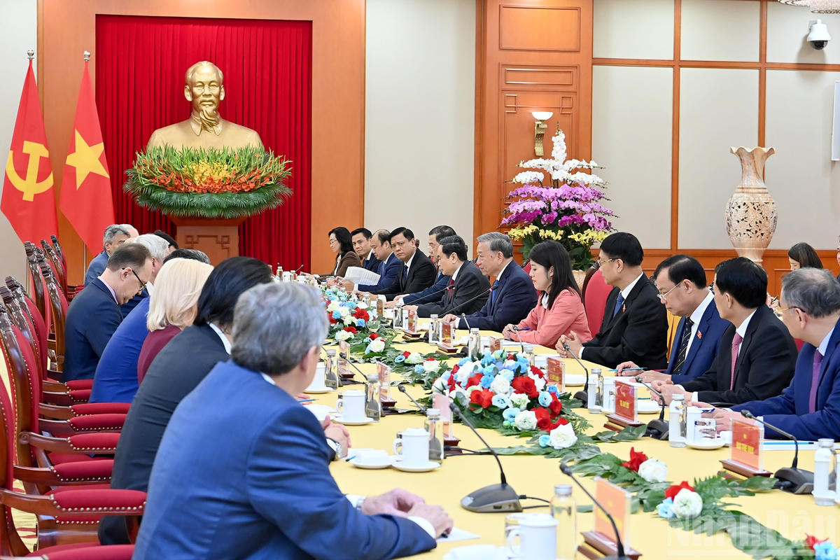 Tổng Bí thư Tô Lâm và các đại biểu tham dự buổi tiếp.