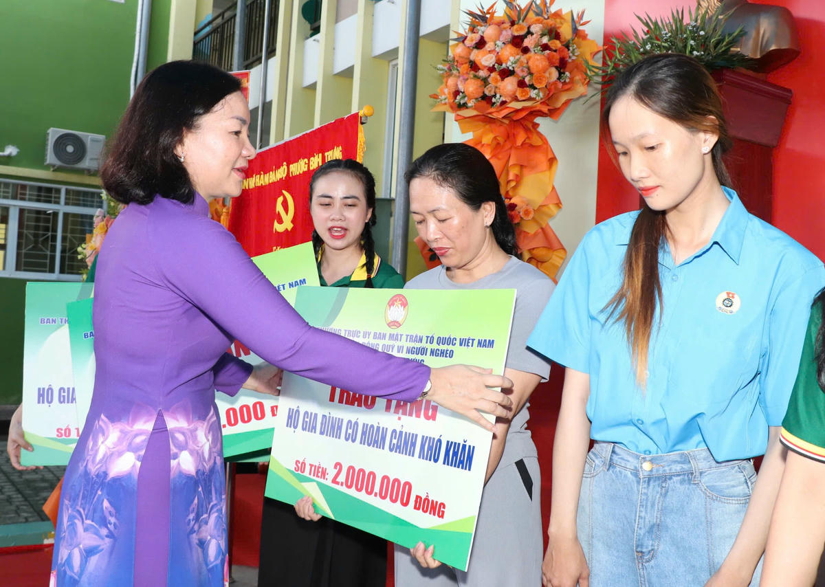 TP Hồ Chí Minh: Hơn 40 tỷ đồng hỗ trợ an sinh xã hội cho 168 phường, xã và đặc khu
