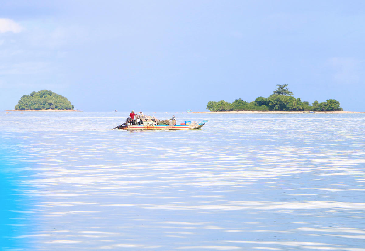 Cảnh yên bình trên biển Hòn Heo. Ảnh Nguyễn Minh.