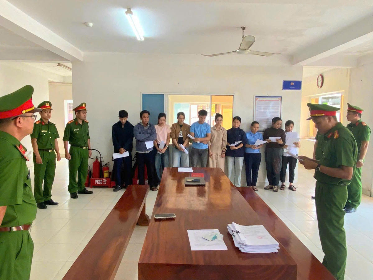 Các đối tượng tại cơ quan Công an. Ảnh: Công
an cung cấp.