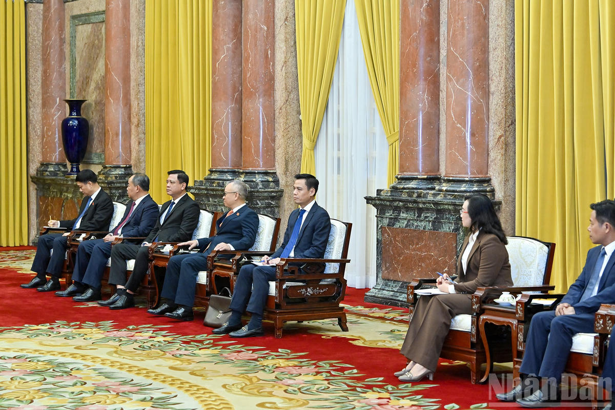 Các đại biểu Việt Nam tham dự buổi tiếp.