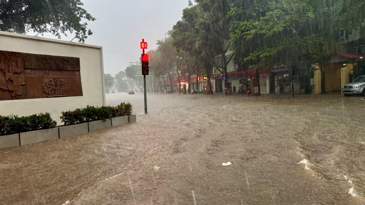 Khu vực ngã tư Lê Trực - Nguyễn Thái Học.