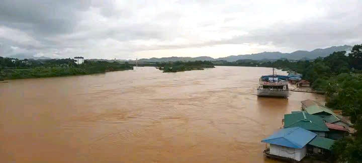 Mực nước sông Lô tại Tuyên Quang lên cao. Ảnh: X.T.