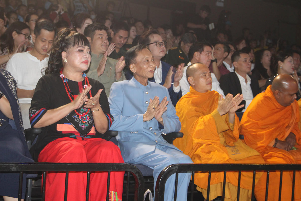 Hiệp sĩ Đại Thánh giá
Gioan Baotixita Lê Đức Thịnh dự chương trình. Ảnh: Q.Đ.