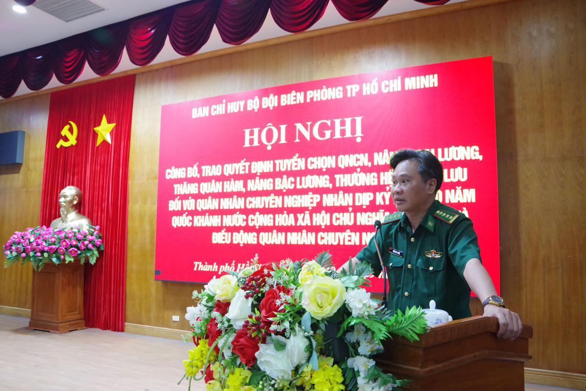 Đại
tá Đoàn Duy Phước, Ủy viên Ban Thường vụ, Phó Chỉ huy trưởng – Tham mưu trưởng
BĐBP thành phố phát biểu chỉ đạo.