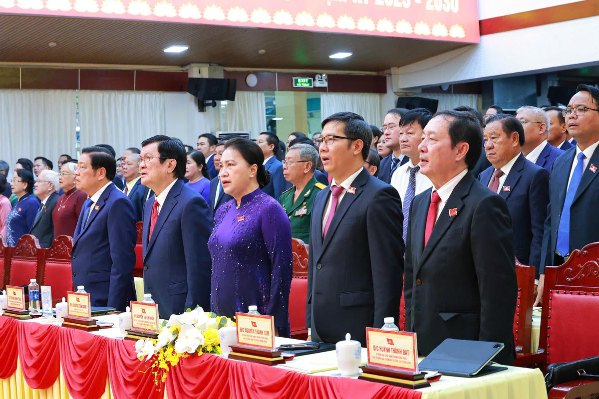 Đại biểu làm lễ khai mạc Đại hội.