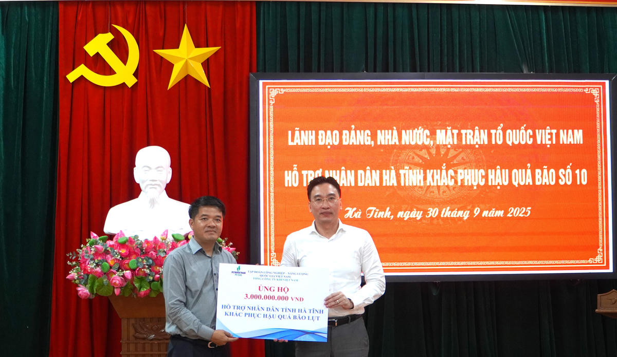 Nhiều hỗ trợ thiết thực đến từ các tổ chức, đơn vị, doanh nghiệp, nhà hảo tâm đối với nhân dân Hà Tĩnh. Ảnh: HN.